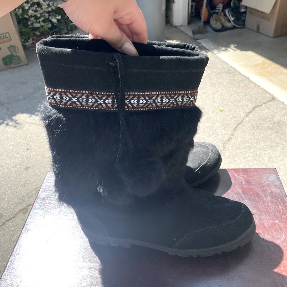 Minnetonka Rabbit fur boots